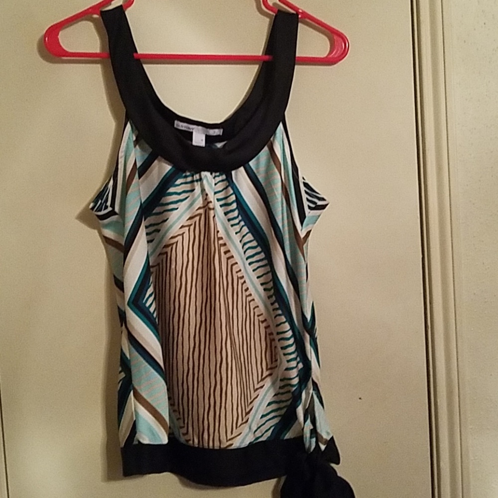 Sleeveless evening shirt